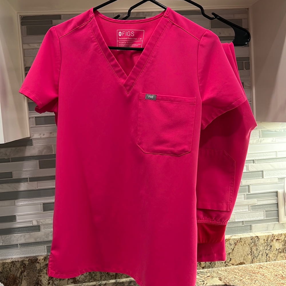 Hot pink XS Figs Scrub Set - Catarina & Livingston
